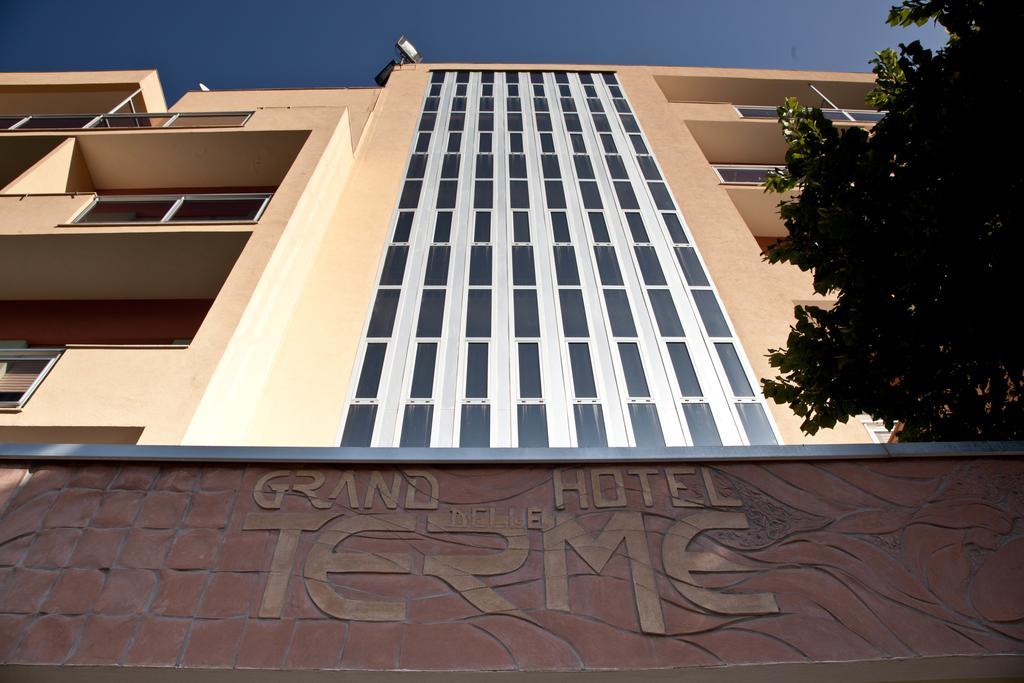 Terme Luigiane Grand Hotel Delle Terme מראה חיצוני תמונה