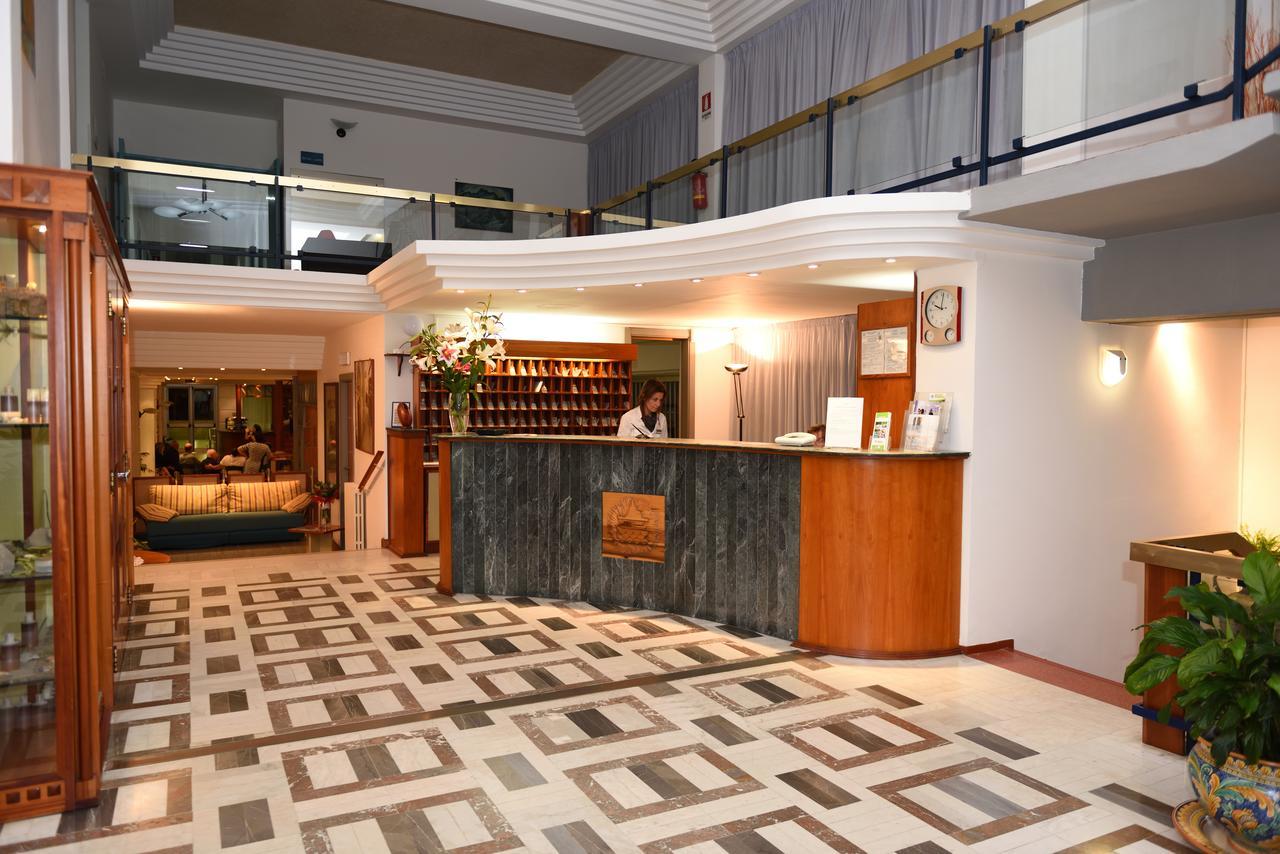 Terme Luigiane Grand Hotel Delle Terme מראה חיצוני תמונה